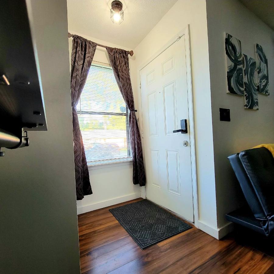 Villa Hi-Tek-Duplex A-Two 75In 4K Led à Charleston Extérieur photo