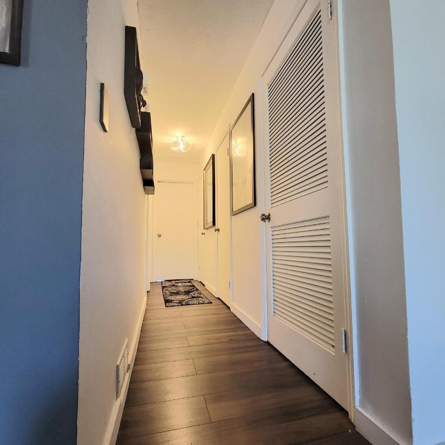 Villa Hi-Tek-Duplex A-Two 75In 4K Led à Charleston Extérieur photo